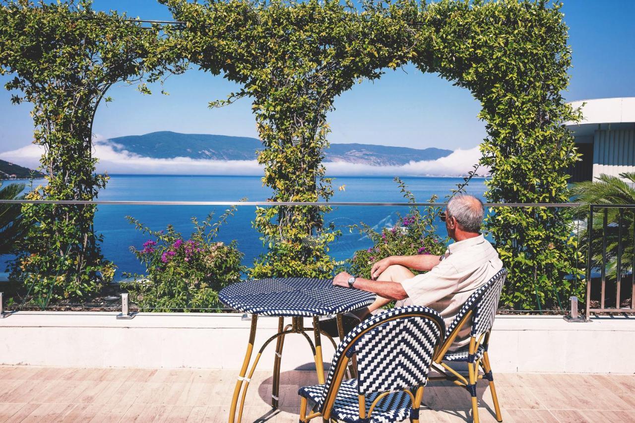 Carine Hotel Kumbor Herceg Novi Exterior foto