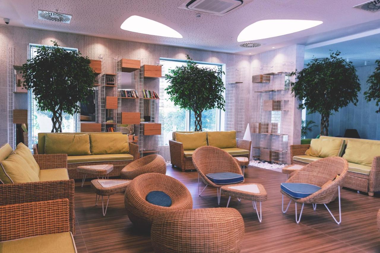 Carine Hotel Kumbor Herceg Novi Exterior foto