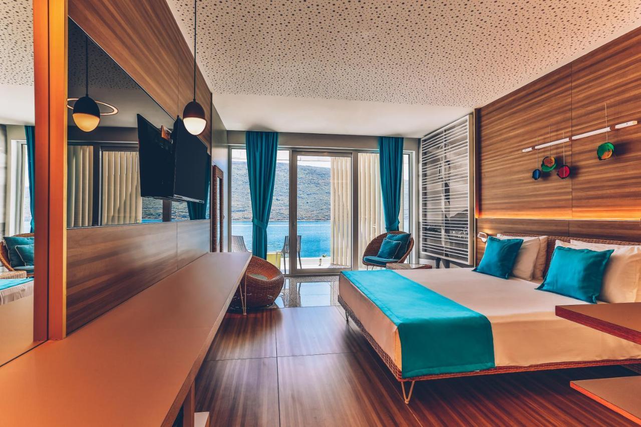 Carine Hotel Kumbor Herceg Novi Exterior foto