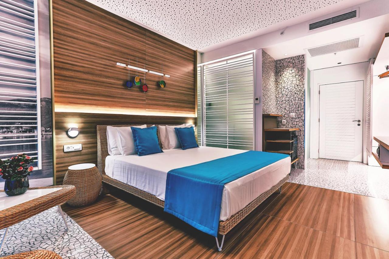 Carine Hotel Kumbor Herceg Novi Exterior foto
