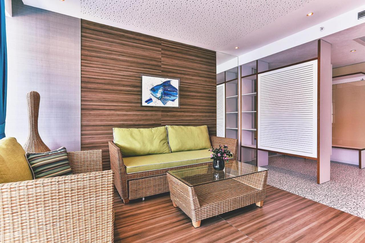Carine Hotel Kumbor Herceg Novi Exterior foto