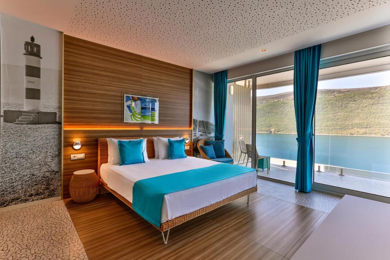 Carine Hotel Kumbor Herceg Novi Exterior foto