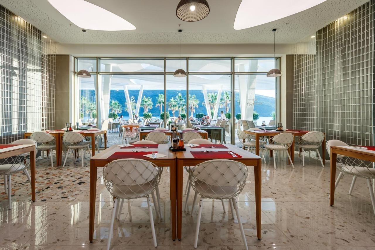 Carine Hotel Kumbor Herceg Novi Exterior foto