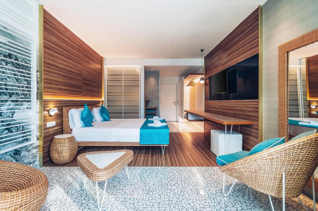 Carine Hotel Kumbor Herceg Novi Exterior foto