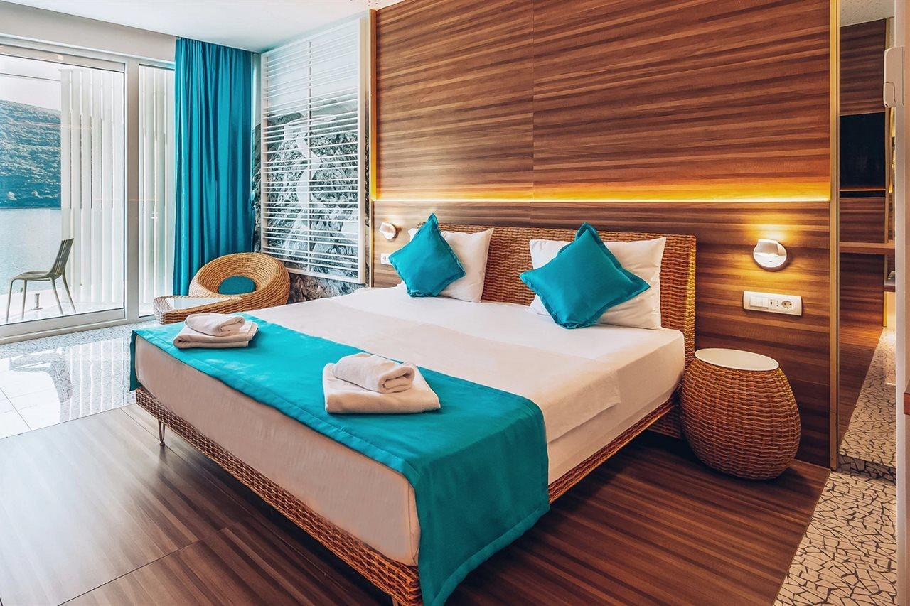 Carine Hotel Kumbor Herceg Novi Exterior foto